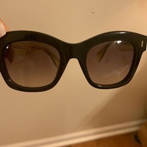 🎉😍Authentic Fendi Women’s Sunglasses🎉😍